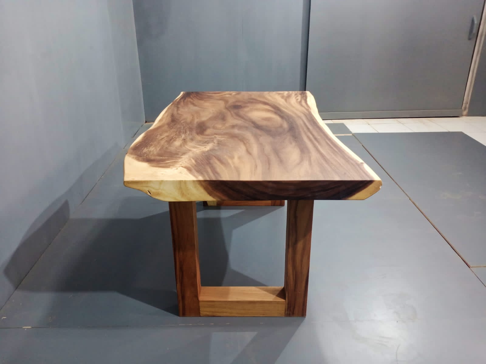 The 160cm x 90cm Live Edge Slab Mey Dining Table