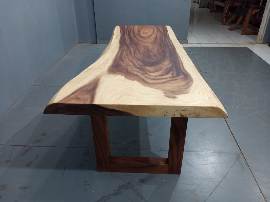 The 200cm x 100cm Live Edge Dining Table