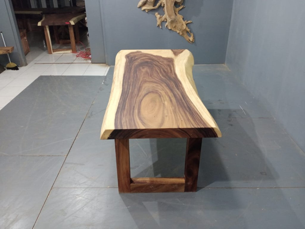 The 200cm x 100cm Live Edge Dining Table