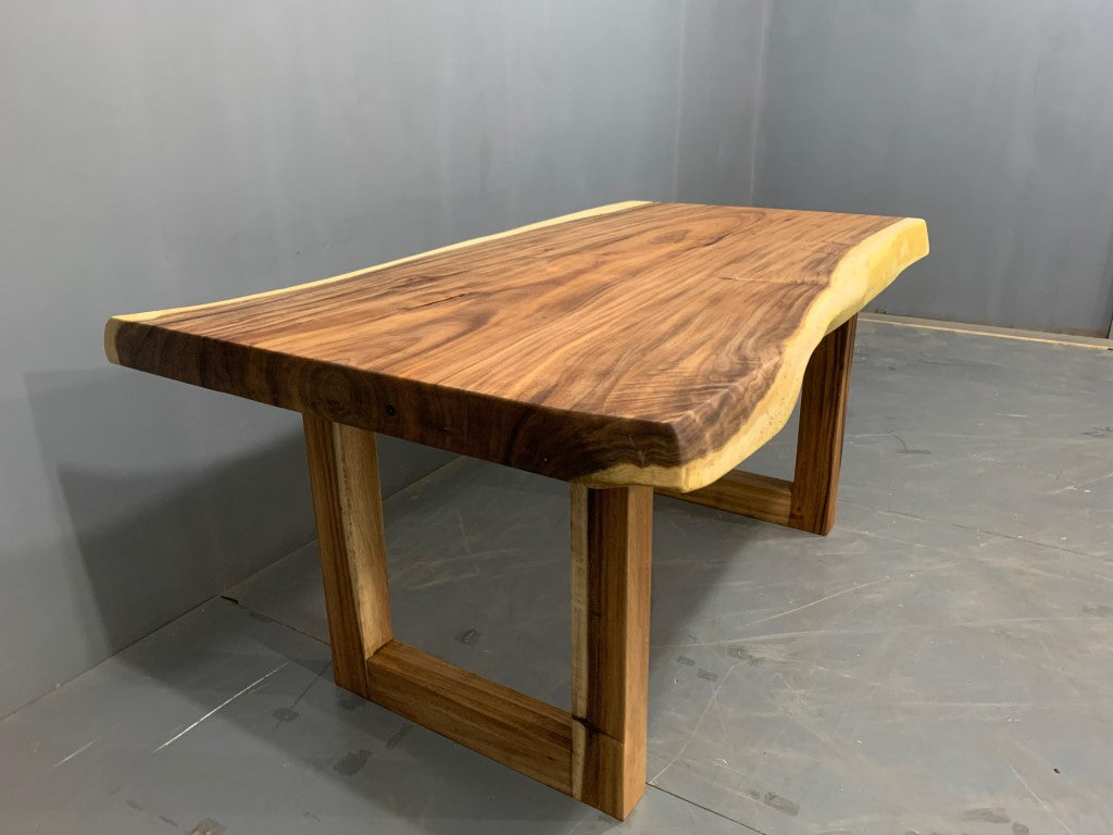 The 160cm x 101cm Live Edge Dining Table