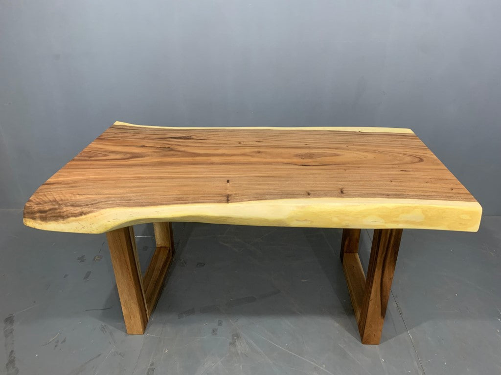 The 160cm x 101cm Live Edge Dining Table